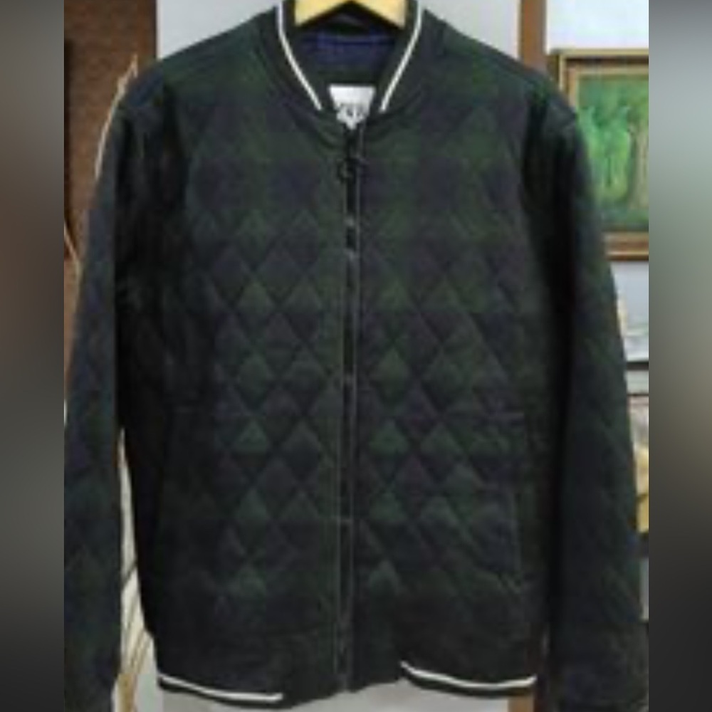 Zara Men’s Black and Green Quilted Bomber Jacket Size Small